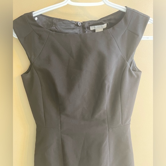 H&M fitted lined sleeveless back zip black dress. Size 2. - Picture 2 of 6